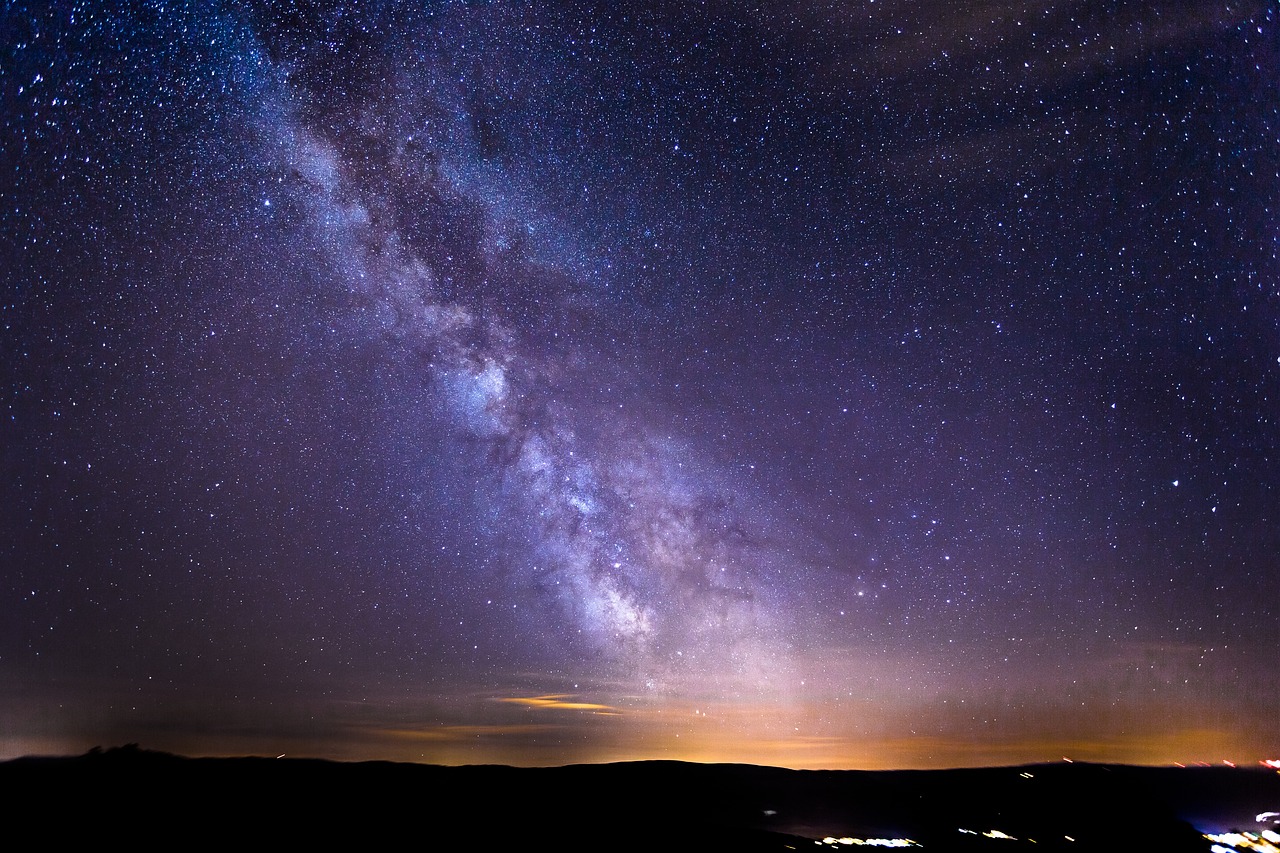 Vista similar de un cielo estrellado desde un mirador de nuestra comarca