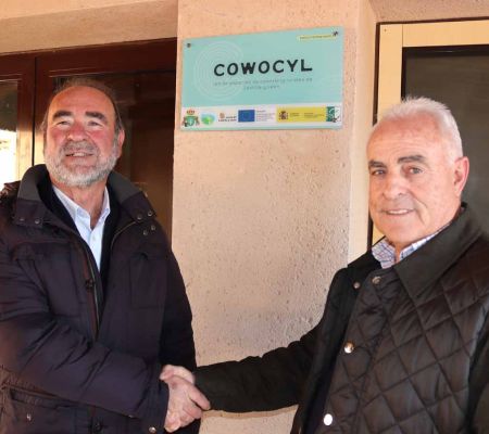 Jesús López junto a Nicolás Guijarro, alcalde de Fresno de Cantespino