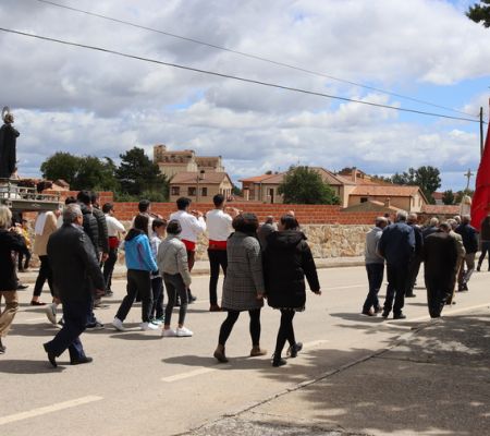 Procesión en dirección a la Plaza Mayor.