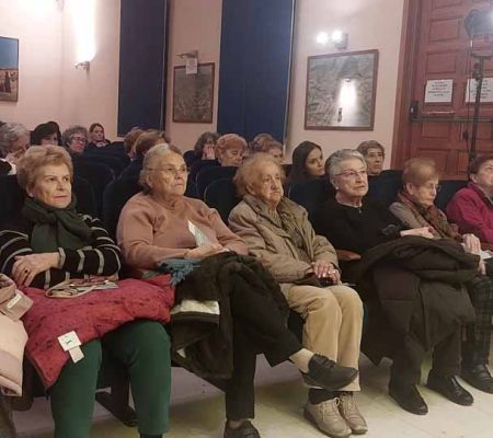 Más de cuarenta personas asistieron al espectáculo en Ayllón.