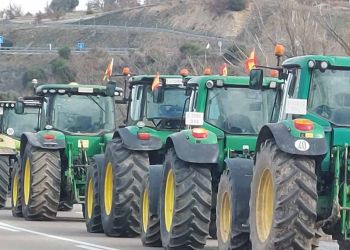 Cabecera de la tractorada el martes 6 de febrero en Cerezo de Abajo.