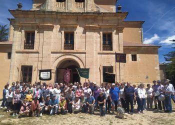 Imagen de grupo de los asistentes al encuentro anual de la Unión de Asociaciones de Jubilados y Pensionistas del Nordeste de Segovia.