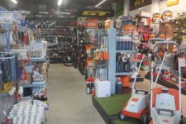 Alonso cuenta con una gran variedad de artículos, que van desde maquinaria hasta bicicletas, complementos y productos de ferretería.