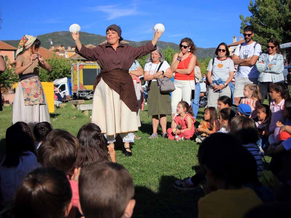Vellones y lanas, de Tamanka Teatro, acercó uno de los oficios más tradicionales a los más pequeños. / FOTO: @enclavemulticultural
