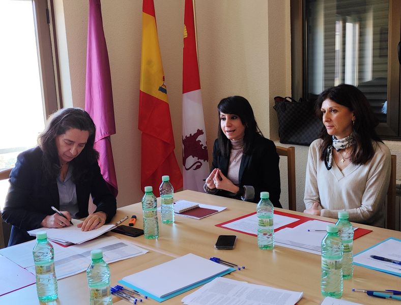 Mónica Medina y Raquel Alonso en la reunión del Patronato del Parque Natural Hoces del Riaza