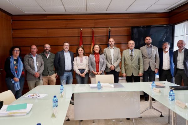María González Corral, se ha reunido esta mañana con los representantes de las Redes de Desarrollo Rural de Castilla y León