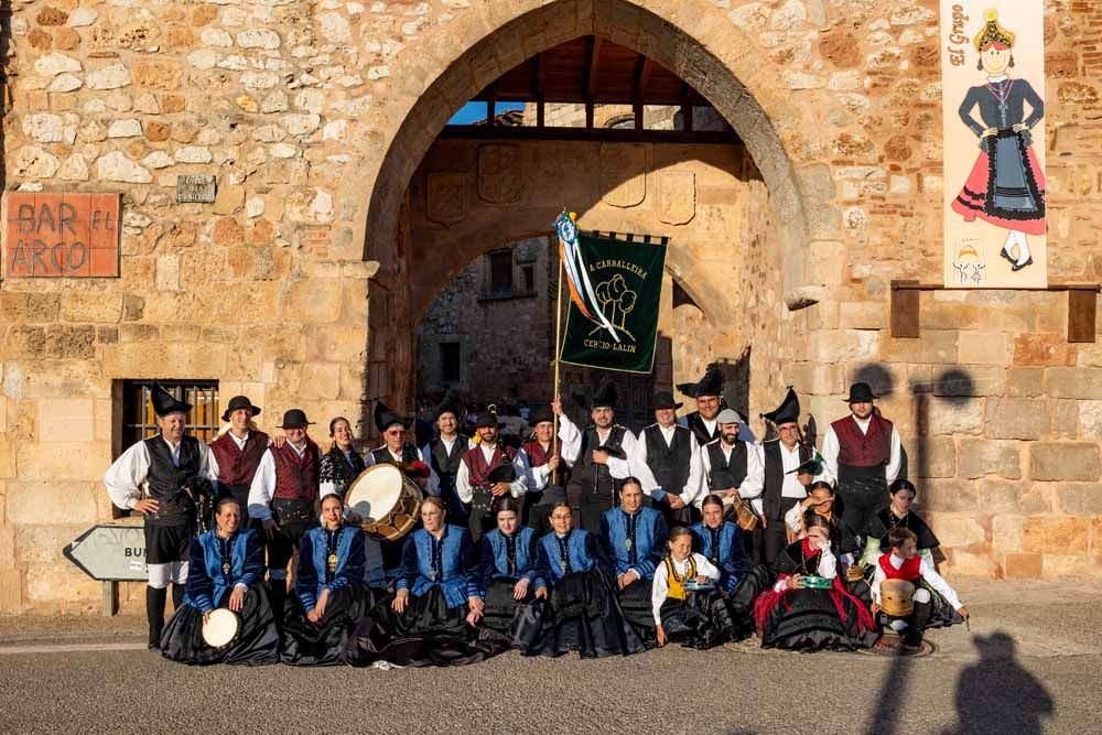 A Carballeiro de Cercio llegaron desde Lalín para mostrar lo mejor del folklore gallego. / FOTO: ALBERTO GONZÁLEZ DE LA IGLESIA.