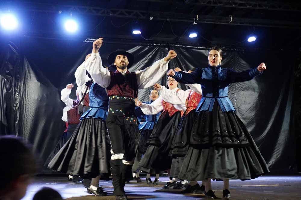 Este año, el folklore gallego tendrá especial protagonismo. En la imagen, el grupo A Caballeira de Cercio.