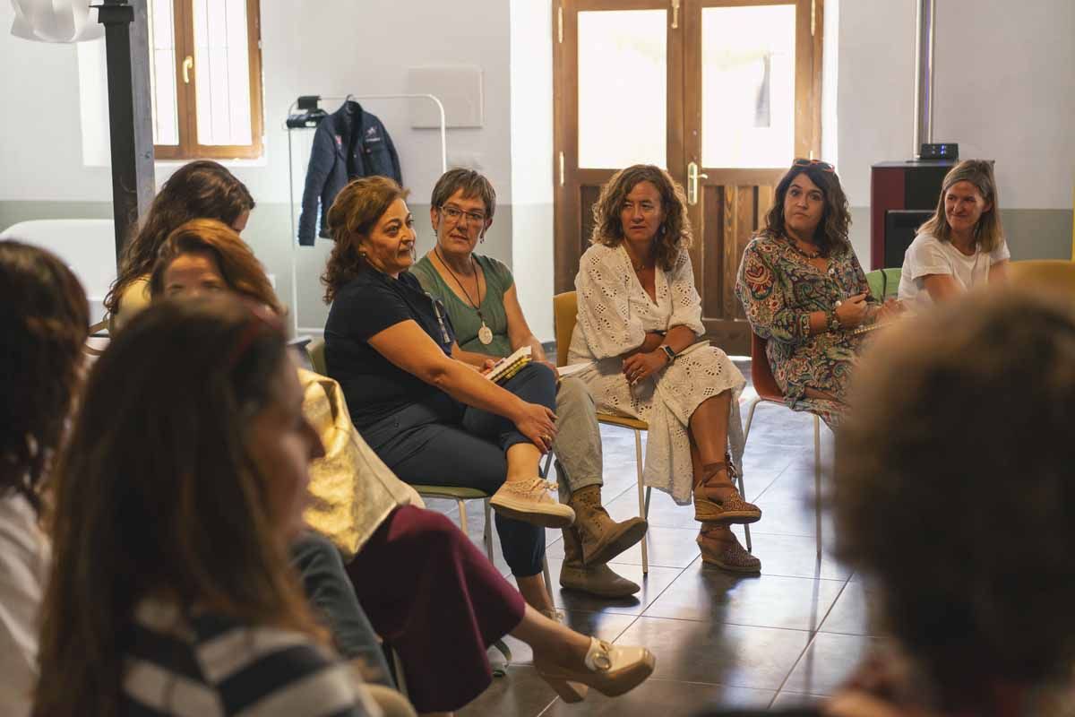 Imagen de una de las reuniones del encuentro en Pradoluengo, territorio de AGALSA.